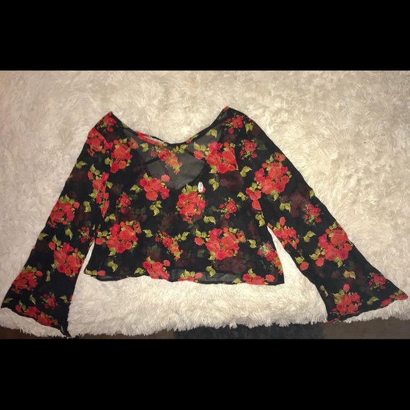Boutique blouse! Little ware - Picture 2 of 3